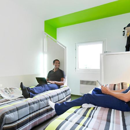 Krystal Hotel Saint-Quentin-Fallavier Eksteriør billede
